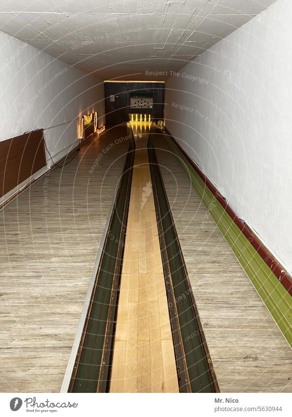 bowling alley Leisure and hobbies Nine-pin bowling All nine bowling club recreational sport still ball Bowling alley Sports club restaurant pub crawling