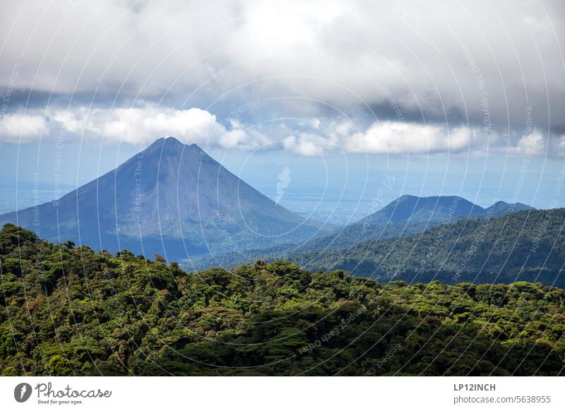 CR XXVI Cloud forest with a view of the Arenal Costa Rica arena Volcano Vantage point vantage point Environment Environmental protection Climate Climate change