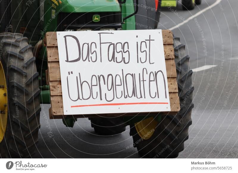 The picture was taken in Troisdorf on Monday 08.01.2024 during a demonstration/protest march of farmers. peasants Farmers Demo protests demonstrate Sour