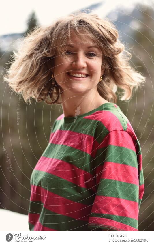 SHAKE YOUR HAIR.. Woman 30 - 40 years Hair and hairstyles Hair on the face Head turned Blonde Curl Ruffled Adults Colour photo Young woman Feminine Laughter