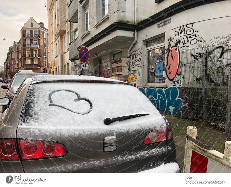 Heart on the window pane of a car made of snow Heart-shaped heart-shaped Love Vacation good wishes Vacation mood Declaration of love Romance Loyalty