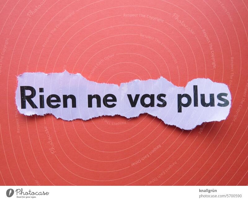 Rien ne vas plus Hopelessness End Text Distress Sadness Emotions sad Pain Disappointment Moody Grief Divide Neutral Background Studio shot Black Isolated Image