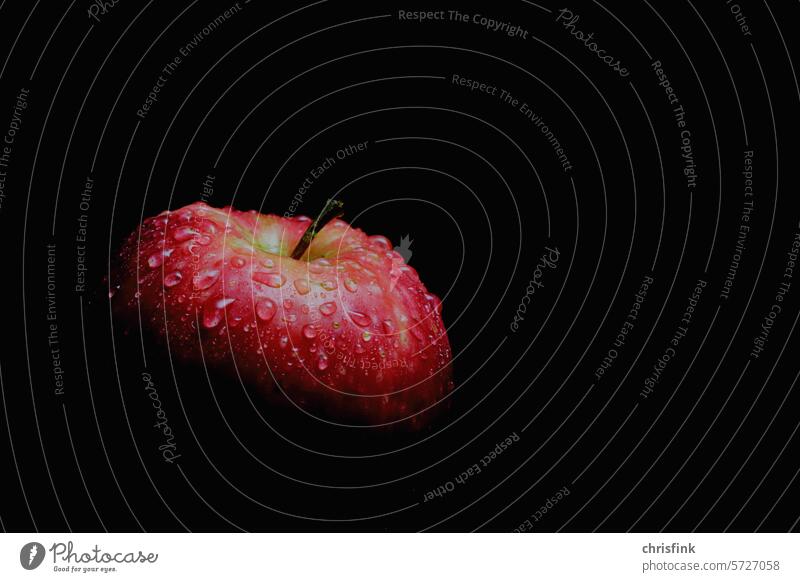 Apple with water droplets against a dark background fruit Eating Fresh Food Healthy Organic produce Fruit Delicious Vitamin Vegetarian diet Food photograph