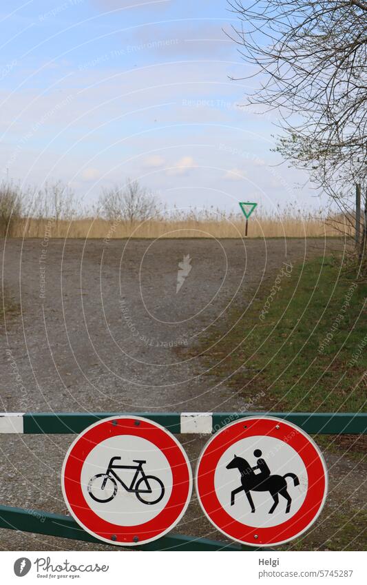 forbidden for cyclists and riders ... sign Road sign Prohibition sign no cycling no riding off Control barrier Nature reserve Dümmer See Tree Grass Sky