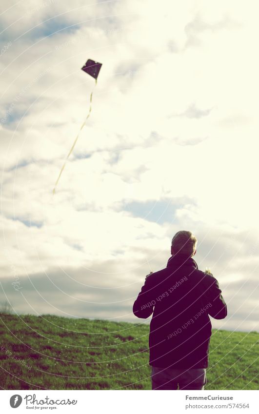 On the coast (II). Leisure and hobbies Masculine Young man Youth (Young adults) Man Adults 1 Human being 18 - 30 years Nature Landscape Sky Clouds