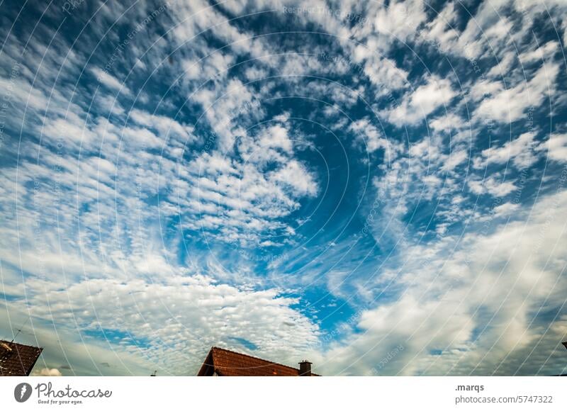 fracas Dramatic Clouds Sky Weather Nature House (Residential Structure) Environment Moody Roof Climate change Elements Beautiful weather Blue tranquillity