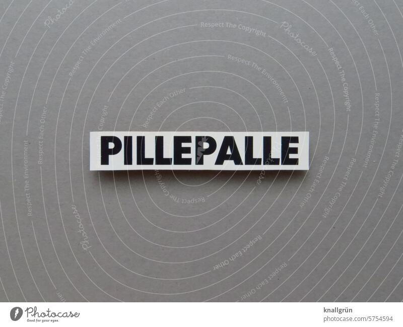 pillow-pallee Easy peasy unimportant Text Indifference no matter small stuff Disinterest take sb./sth. seriously Characters Emotions Moody Close-up Deserted