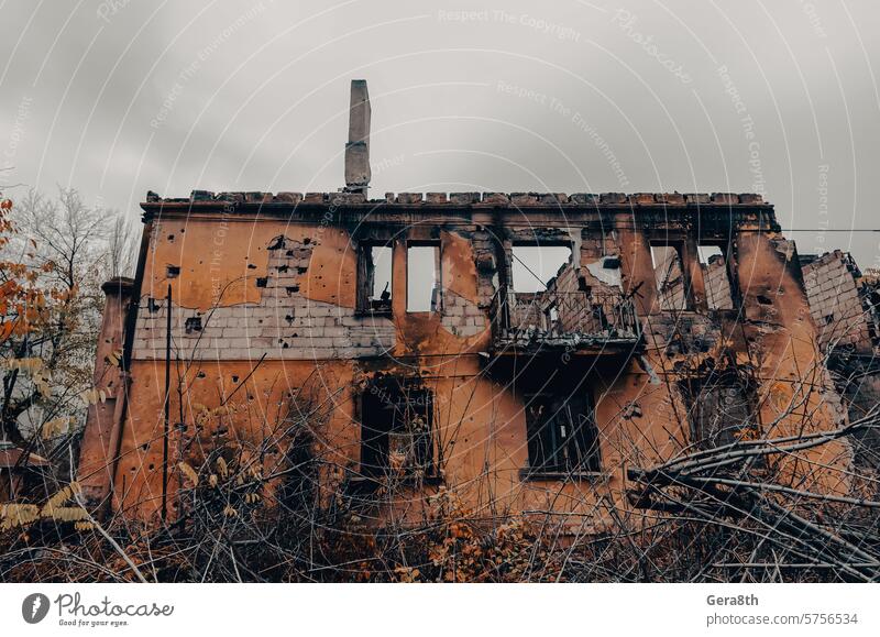 destroyed and burned houses in the city during the war in Ukraine Donetsk Kherson Kyiv Lugansk Mariupol Russia Zaporozhye abandon abandoned attack blown up