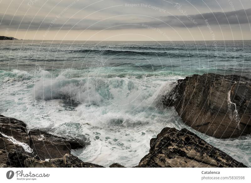 Breaking waves daylight Ocean Horizon Tide Nature vacation Vacation & Travel Beach stones Landscape rock formation White crest Waves Surf High tide Low tide