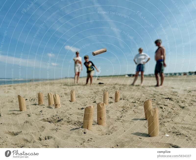 Mölkky Beach game Throw Family dutch fun throwing game