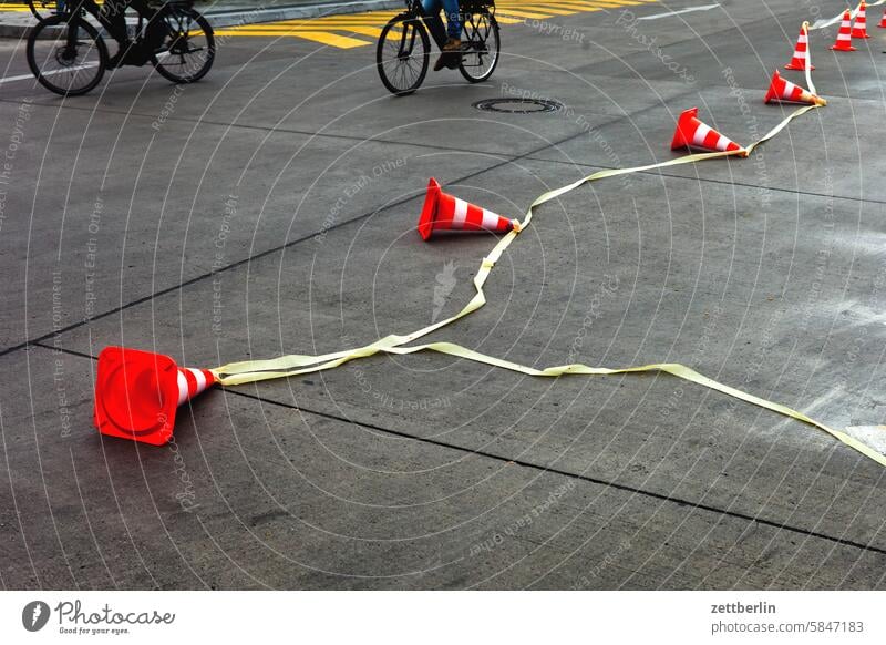 road marking Turn off Asphalt Band Movement Corner Lane markings Driving Bicycle Cycle path flutterband locomotion Direct Speed Clue edge Skittle Curve Line