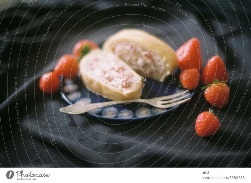 Cake gossip II - Strawberry roulade coffee and cake Pastry fork Coffee food Eating cute Delicious Food Baked goods Food photograph Baking Candy Sugar Bakery