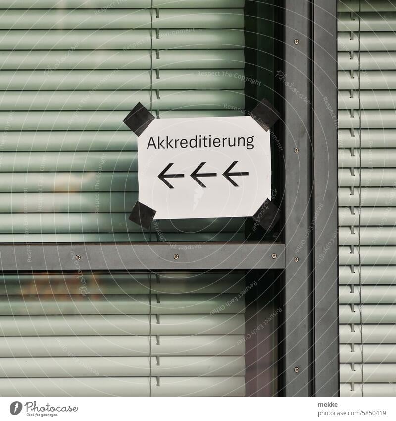 UT Leipzig - bright to cloudy | For registered PC users only Accreditation Slice Window Piece of paper Signage Direction Site Office Signs and labeling Arrow