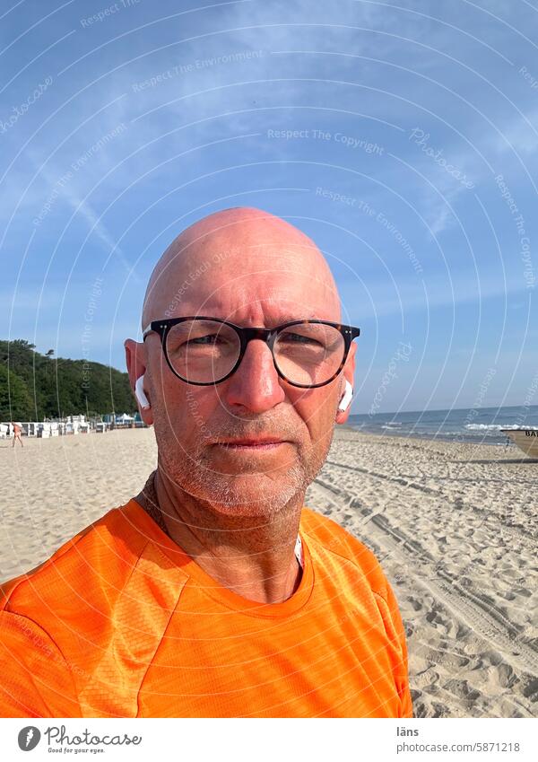The goal in sight l Male jogger on the beach Man Jogger Sports Beach Runner workout Fitness Walking Athletic Healthy Ocean Baltic Sea Usedom Beautiful weather