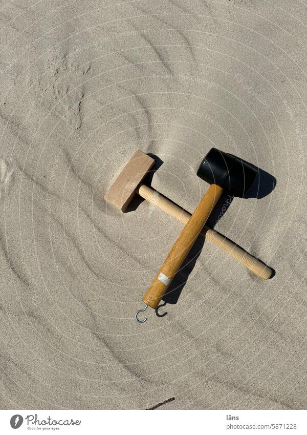 Wooden mallet or rubber mallet Rubber mallet Beach Sand Force wood hammer method Wood hammer anesthesia Hammer