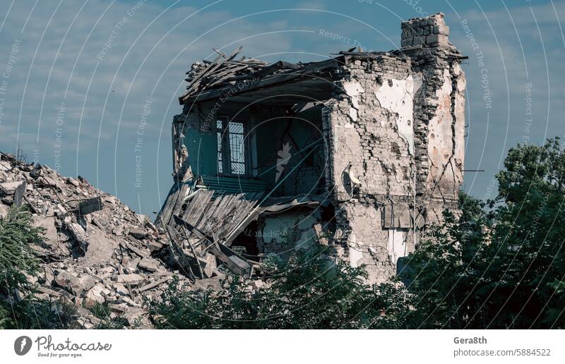 destroyed houses in a city lost in the war in Ukraine Chasiv Yar Dnepropetrovsk Dnipro Kharkov Kherson Odessa Poltava Sumy Zaporozhye abandoned army bomb