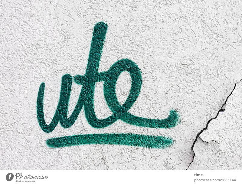 ute with the crack in the plaster graffiti Wall (building) Wall (barrier) Text writing typeface Letters (alphabet) street art Plaster crumble Creativity Facade