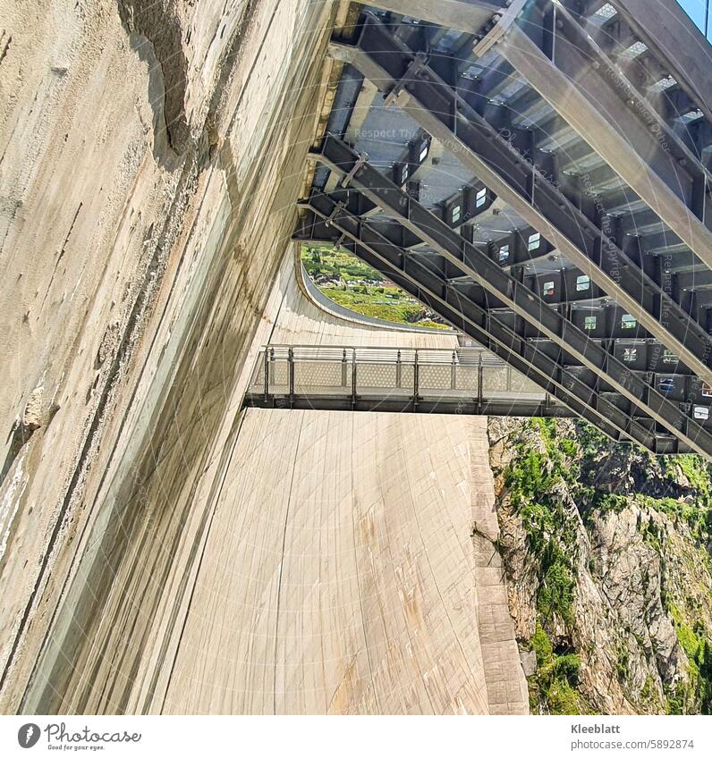 An air walk / air walk perspective hangs from the dam wall Perspective Reservoir Retaining wall Tangible Nahe Air Walk at the dam wall on the outside Air walk