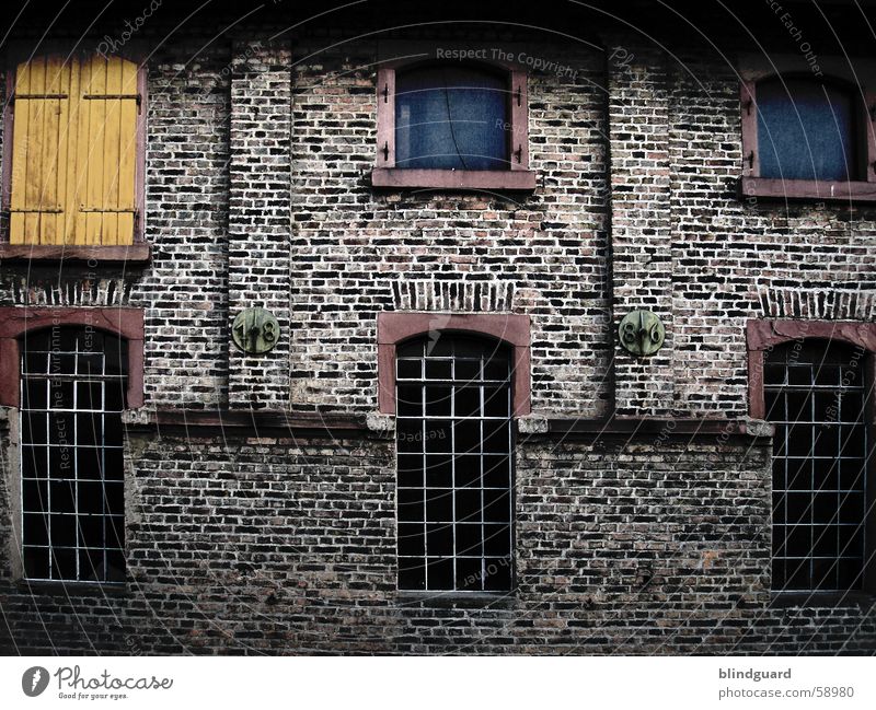 windows Window Grating Shutter Wall (barrier) Brick 18th century Old
