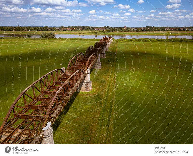 it's never too late | to build bridges Elbe bridge Dömitz Elbbrücke Railroad skywalk arches Railway bridge Fortifications Schwedler carriers Iron Connection