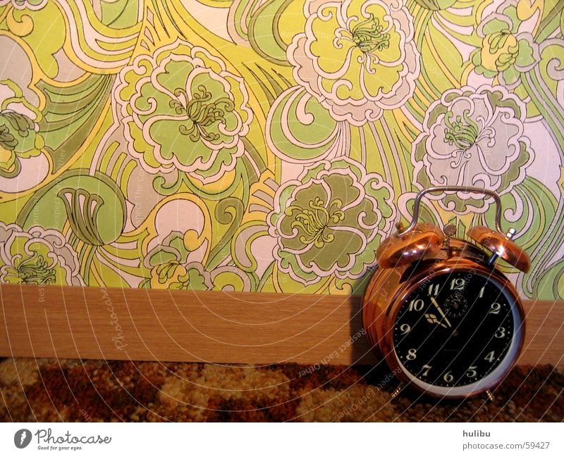 ring ring 2 Alarm clock Clock Wall (building) Wallpaper Multicoloured Buttons Pattern Flower Flowery pattern Seventies Sixties Clock face Carpet Brown Green