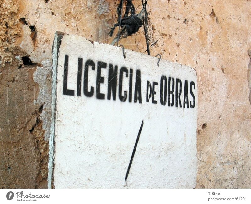 work permit Spain Obscure Signs and labeling Licencia de Obras license