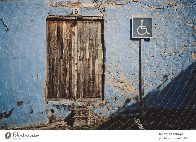 This door is too high for wheelchairs. Tenerife Village Small Town Outskirts Old town House (Residential Structure) Wall (barrier) Wall (building) Door Sign