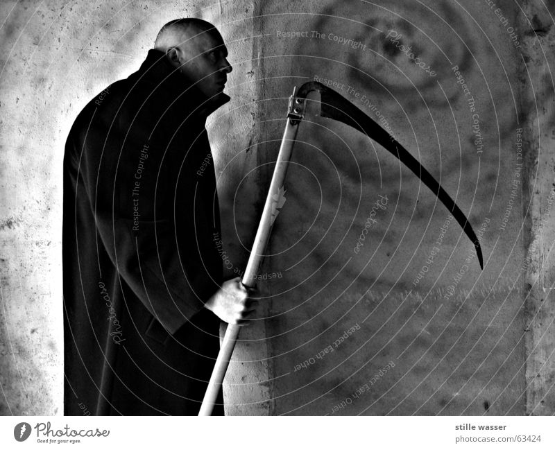 SENSENMANN Executioner Coat Cold Scythe Whimsical Nosferatu Dracula Vampire Bald or shaved head The Grim Reaper Fear Panic Dangerous Obscure Death