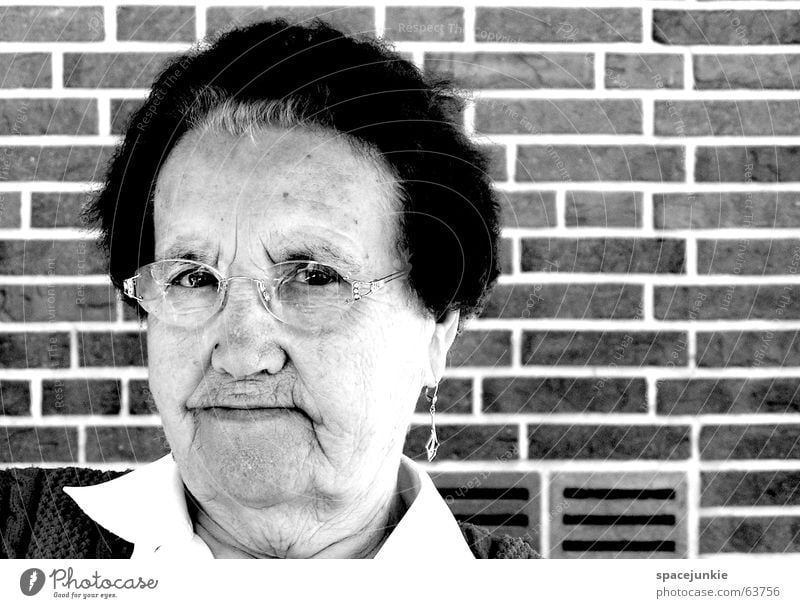 meta Grandmother Senior citizen Portrait photograph Black White Wisdom Woman Eyeglasses Wall (building) Black & white photo Looking