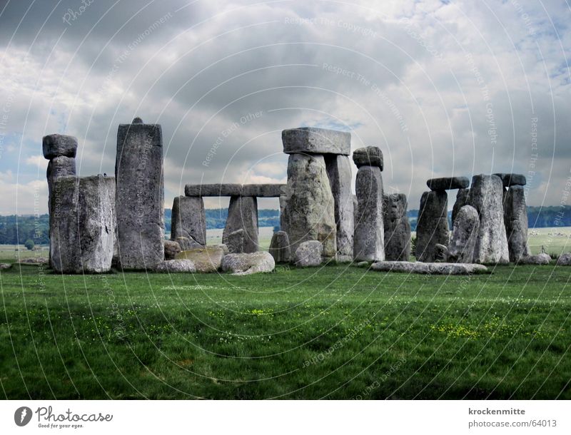 micado Clouds Meadow Accumulation Looking Tourist England Stonehenge Megalith monument Circle Mystic Mysterious Attraction Dark Storm clouds Iconic