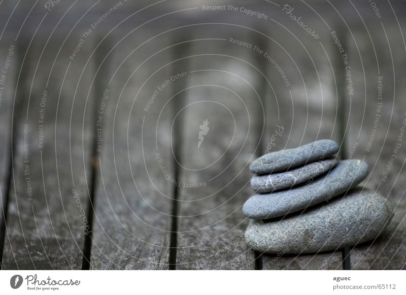 Stone tower Pebble Table Gray Mount up