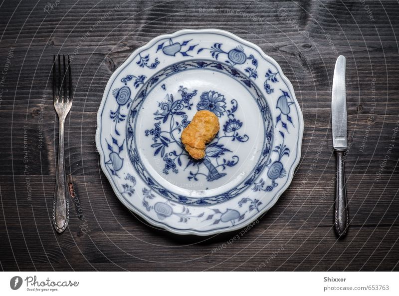 Lonely Nugget Food Meat Fast food Finger food Crockery Plate Cutlery Knives Fork Disciplined Modest Refrain Thrifty Sadness Grief Appetite Disappointment