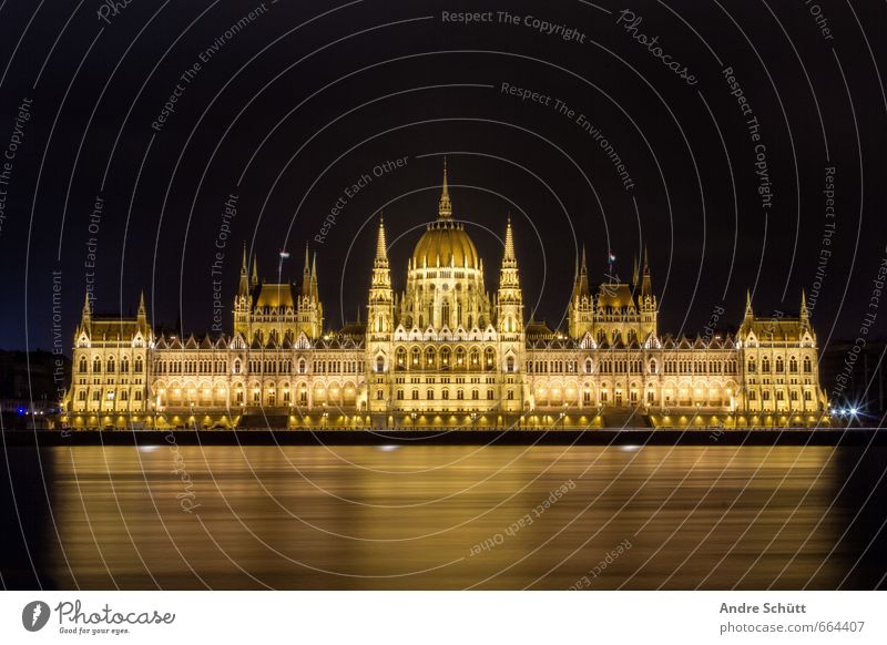 Golden Budapest Vacation & Travel Tourism Hungarian Town Downtown Palace Building Architecture Tourist Attraction Landmark Old Exceptional Beautiful Danube