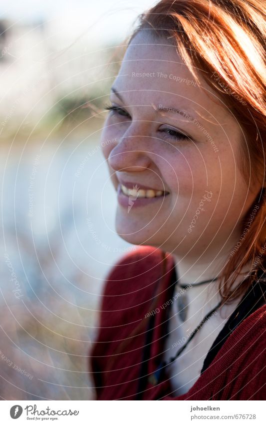 Portrait with sun Feminine Young woman Youth (Young adults) Face Mouth Teeth 1 Human being 18 - 30 years Adults Red-haired Long-haired Glittering Smiling