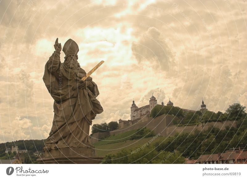 rays of hope Statue Posture Light Clouds Fortress Stone petrified Sky sky opening bright eyes würzburgfranken Castle