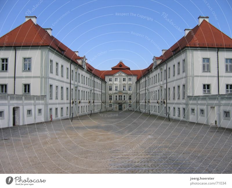Hunting lodge in the Altmühl valley Building Symmetry House (Residential Structure) Altmühl Valley Bavaria Castle Baroque Interior courtyard Architecture
