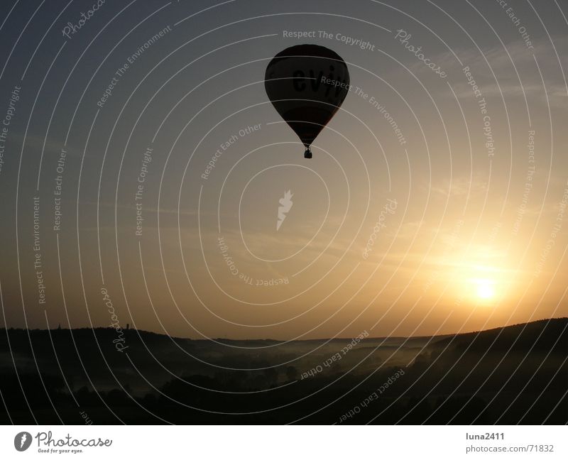 Balloon flight in the morning 2 Driving Sunrise Fog Ground fog Fog bank Light Back-light Stairs Landscape Sky Floor covering Hot Air Balloon