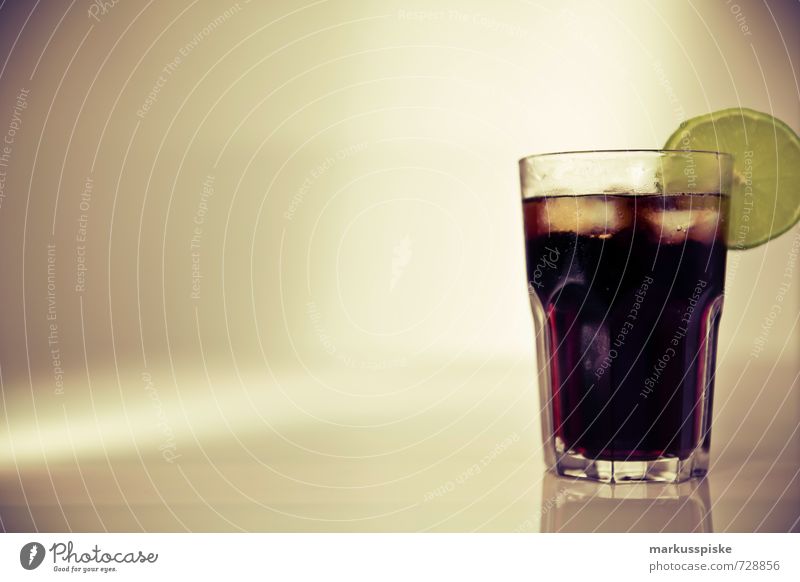 cuba libre cocktail Beverage Drinking Cold drink Alcoholic drinks Spirits Longdrink Cocktail coca cola Rum Luxury Style Design Night life Entertainment Event