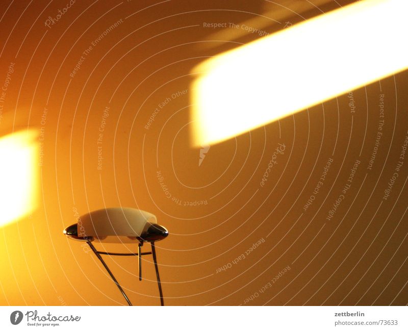 Lamp and light Light Streak of light Sunrise Morning Desk has gold in his mouth