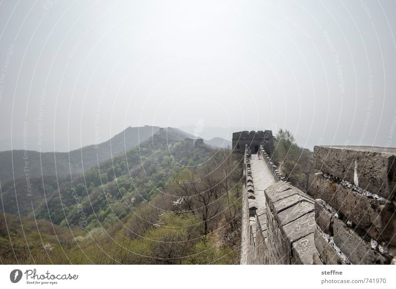 Lurking on the wall Sun Beautiful weather Mountain Mutianyu China Tourist Attraction Landmark Great wall Exceptional Historic Tourism Protection Wall (barrier)
