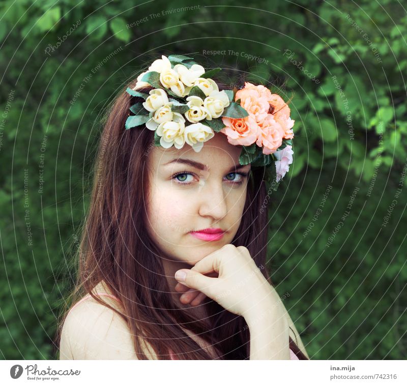 brunette young woman with flower wreath in hair Human being Feminine Young woman Youth (Young adults) Woman Adults Face 1 13 - 18 years Child 18 - 30 years