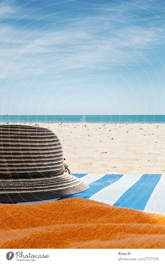 Low Season VI Vacation & Travel Tourism Summer vacation Sun Beach Ocean Sky Horizon Hat Bright Warmth Blue Orange White Joie de vivre (Vitality) Straw hat
