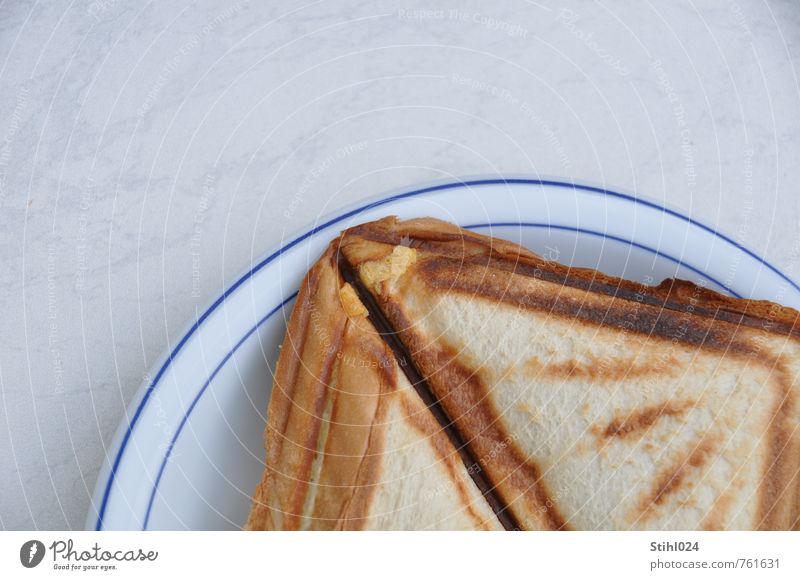 Toast on the plate Food Bread Nutrition Breakfast Plate Healthy Eating Fragrance Sharp-edged Delicious Brown Joie de vivre (Vitality) Appetite roasted Triangle