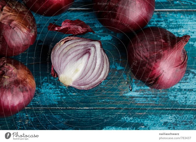 Red Onions Vegetable Organic produce Vegetarian diet Diet Kitchen Wood Fresh Delicious Natural Beautiful Many Blue Colour To enjoy Cooking Rustic entirely Cut