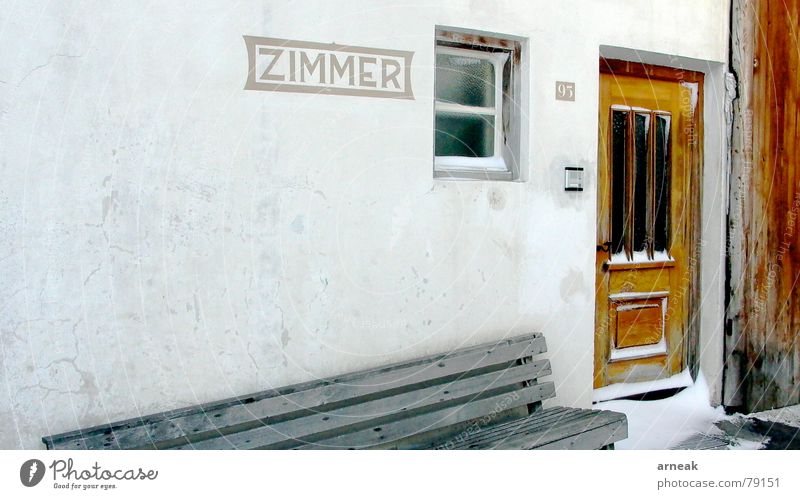 Room free! Snowscape Guesthouse Wood Winter Loneliness Exterior shot Remote Rural Wall (building) Old Deserted Gastronomy Window Cold Italy room free Bench Ice