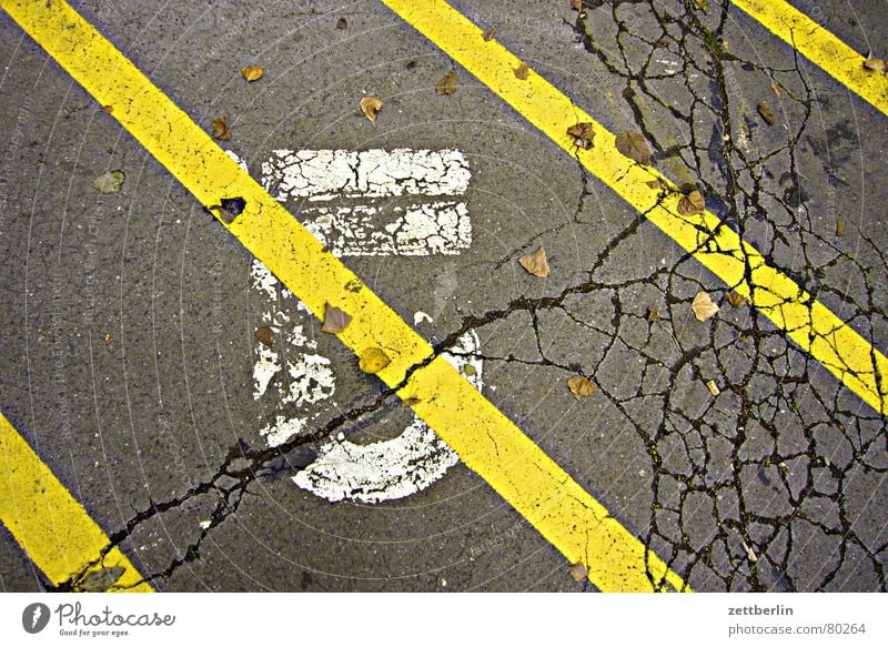 five Absurdity Crack & Rip & Tear Synchronization disturbance Asphalt Colossus Erosion Parking lot Stripe Line Painting (action, work) Yellow Digits and numbers