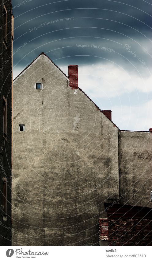Zgorzelec Storm clouds Poland Eastern Europe House (Residential Structure) Wall (barrier) Wall (building) Facade Window Chimney Old Trashy Town Loneliness
