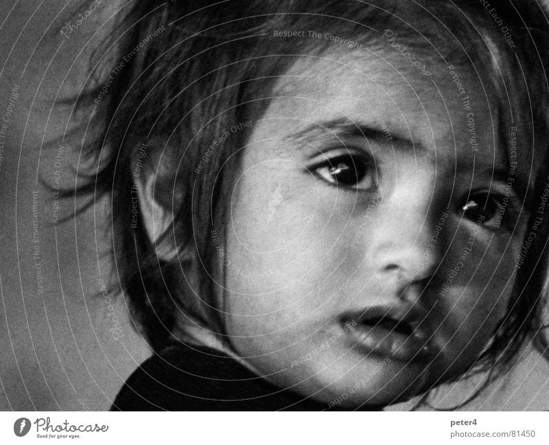 Moments2 Foreign Analog Child Refugee Human being Eyes Marvel Black & white photo Snapshot