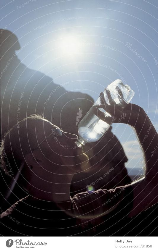 THIRST!!! Summer Back-light Drinking Die of thirst National Park Flashy Man Sun Thirst Bottle Water Head Desert warm season