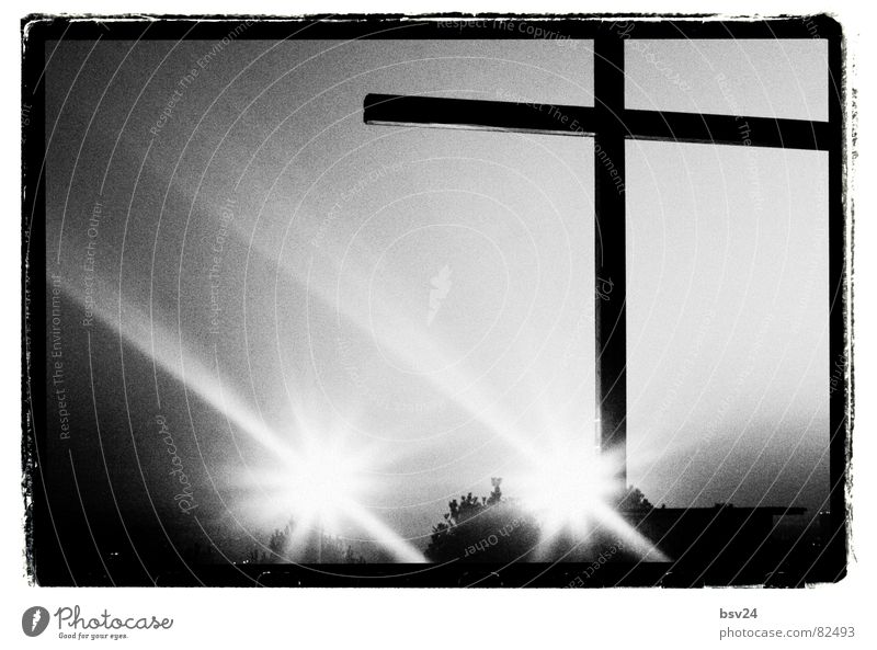 cross Protestantism Religion and faith Catholicism Shaft of light Sky Diffused light Reflection Knight Black & white photo Back Contrast Canopy of stars